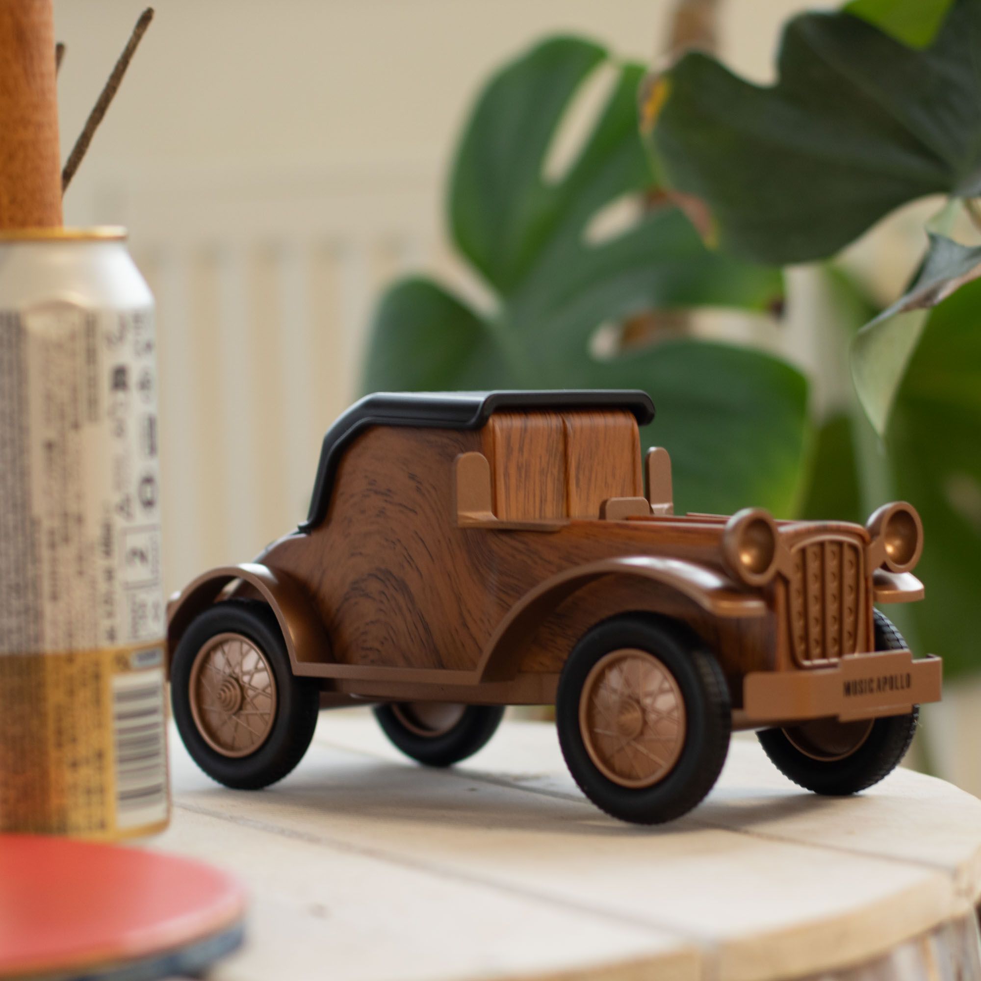 Classic Vintage Car Speaker and Phone Holder - Bluetooth - 5 watt